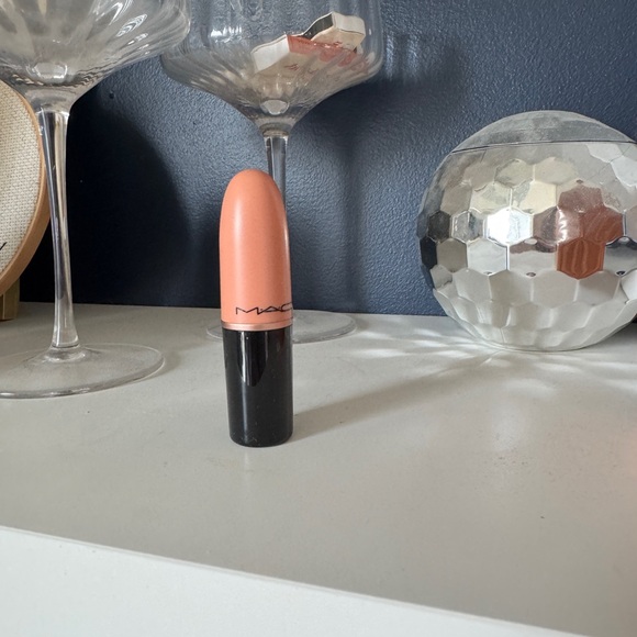 MAC Cosmetics Crème D’nude lipstick special packaging - Picture 2 of 8